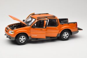 Ford Explorer Sport Trac Laranja Maisto 1:18 536891G Metal - imagem 2 de 8