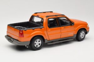 Ford Explorer Sport Trac Laranja Maisto 1:18 536891G Metal - imagem 3 de 8