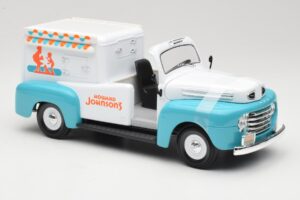 Ford F-1 Howard Johnson's Ice Cream Road Signature 1:18 92229 Metal - imagem 4 de 6