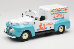 Ford F-1 Howard Johnson's Ice Cream Road Signature 1:18 92229 Metal