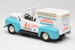 Ford F-1 Howard Johnson's Ice Cream Road Signature 1:18 92229 Metal - imagem 5 de 6