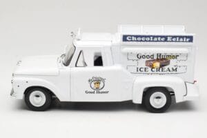 Ford F-100 Good Humor Ice Cream Sun Star 1:18 1288 Metal - imagem 4 de 8