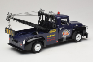 Ford F-100 Reboque Bob's Towing Welly 1:18 19834-W Metal - imagem 2 de 6