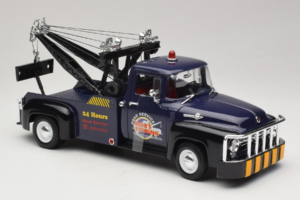 Ford F-100 Reboque Bob's Towing Welly 1:18 19834-W Metal - imagem 4 de 6