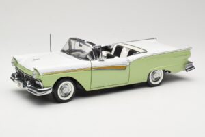 Ford Fairlane Skyliner Verde & Branco Sun Star 1:18 FORD003 Metal