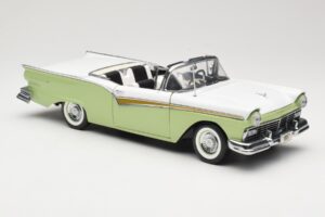 Ford Fairlane Skyliner Verde & Branco Sun Star 1:18 FORD003 Metal - imagem 7 de 9