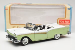 Ford Fairlane Skyliner Verde & Branco Sun Star 1:18 FORD003 Metal - imagem 9 de 9