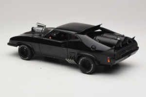Ford Falcon XB Interceptor Mad Max 2 The Road Warrior AUTOart 1:18 72745 Metal - imagem 7 de 8
