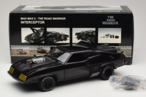 Ford Falcon XB Interceptor Mad Max 2 The Road Warrior AUTOart 1:18 72745 Metal - imagem 8 de 8