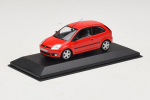 Ford Fiesta Mk5 2-Door Vermelho Minichamps 1:43 FIESTA004 Metal - imagem 2 de 4