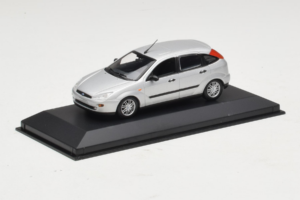 Ford Focus Mk1 Prateado Minichamps 1:43 FOCUS006 Metal - imagem 2 de 4