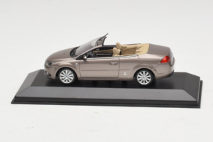 Ford Focus Mk2 CC Cinzento Minichamps 1:43 FORD005 Metal
