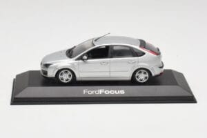 Ford Focus Mk2 Moondust Prateado Minichamps 1:43 FOCUS002 Metal