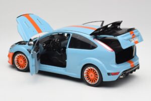 Ford Focus RS LM Classic Edition Gulf 1968 Ford GT40 Tribute Minichamps 1:18 100080068 Metal - imagem 5 de 8