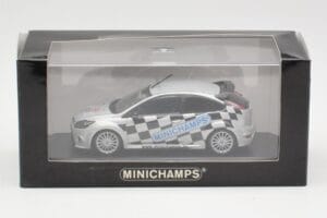 Ford Focus RS Mk2 Toy Fair Nuremberg 2010 Minichamps 1:43 403088105 Metal - imagem 4 de 4