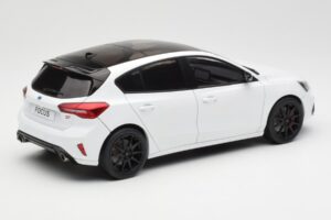 Ford Focus ST Mk4 Frozen Branco MCG 1:18 MCG18453 Metal - imagem 2 de 6