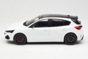 Ford Focus ST Mk4 Frozen Branco MCG 1:18 MCG18453 Metal - imagem 3 de 6