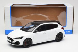 Ford Focus ST Mk4 Frozen Branco MCG 1:18 MCG18453 Metal - imagem 6 de 6