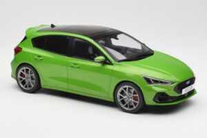 Ford Focus ST Mk4 Verde MCG 1:18 MCG18452 Metal - imagem 4 de 6