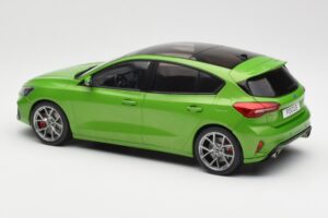 Ford Focus ST Mk4 Verde MCG 1:18 MCG18452 Metal - imagem 5 de 6