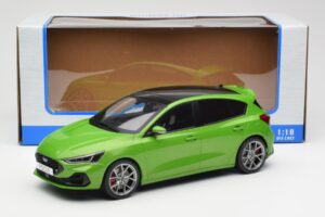Ford Focus ST Mk4 Verde MCG 1:18 MCG18452 Metal - imagem 6 de 6