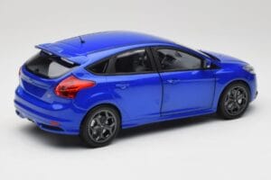 Ford Focus ST Mk2 Blue Metallic Minichamps 1:18 110082001 Metal - imagem 3 de 8