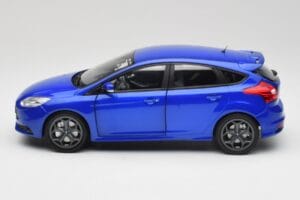 Ford Focus ST Mk2 Blue Metallic Minichamps 1:18 110082001 Metal - imagem 4 de 8