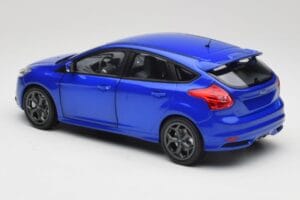 Ford Focus ST Mk2 Blue Metallic Minichamps 1:18 110082001 Metal - imagem 7 de 8