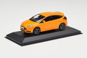 Ford Focus ST Mk3 Tangerine Scream Minichamps 1:43 FOCUS001 Metal - imagem 2 de 4