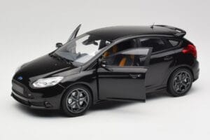 Ford Focus ST Mk2 Panther Black Metallic Minichamps 1:18 110082000 Metal - imagem 2 de 8