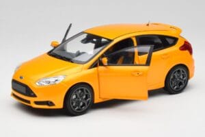 Ford Focus ST Mk2 Tangerine Scream Minichamps 1:18 110082005 Metal - imagem 2 de 8