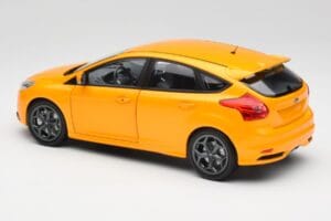 Ford Focus ST Mk2 Tangerine Scream Minichamps 1:18 110082005 Metal - imagem 7 de 8