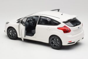 Ford Focus ST Mk2 Branco Minichamps 1:18 110082004 Metal - imagem 5 de 8