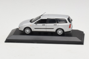 Ford Focus Mk1 Turnier Prata Minichamps 1:43 FOCUS004 Metal