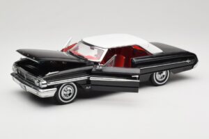 Ford Galaxie 500 Preto Sun Star 1:18 1442 Metal - imagem 2 de 8
