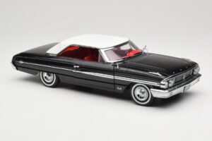 Ford Galaxie 500 Preto Sun Star 1:18 1442 Metal - imagem 6 de 8