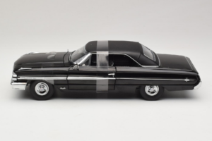 Ford Galaxie 500 Men in Black 3 Movie GreenLight 1:18 15301 Metal - imagem 3 de 6