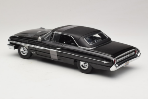 Ford Galaxie 500 Men in Black 3 Movie GreenLight 1:18 15301 Metal - imagem 5 de 6