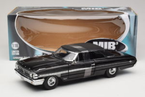 Ford Galaxie 500 Men in Black 3 Movie GreenLight 1:18 15301 Metal - imagem 6 de 6