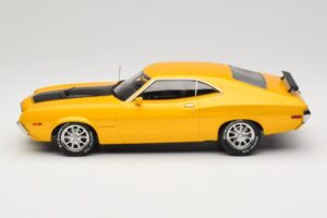 Ford Gran Torino Sport Amarelo IXO 1:18 18CMC186 Metal - imagem 3 de 6