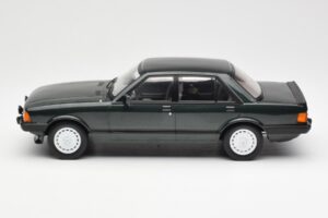 Ford Granada Mk2 2.8 Injection Verde Escuro MCG 1:18 MCG18263 Metal - imagem 3 de 6