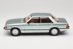 Ford Granada Mk2 2.8 Ghia Light Green Metallic MCG 1:18 MCG18535 Metal - imagem 3 de 6