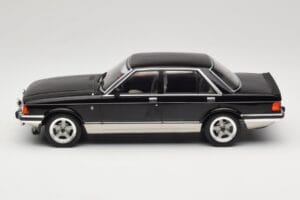 Ford Granada Mk2 2.8 Injection Gray Metallic MCG 1:18 MCG18536 Metal - imagem 3 de 6