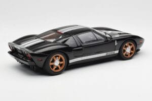 Ford GT Preto Com Riscas Brancas AUTOart 1:18 73023 Metal - imagem 3 de 8