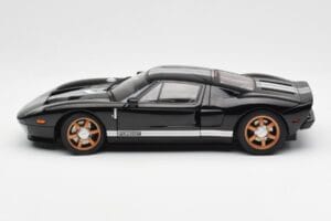 Ford GT Preto Com Riscas Brancas AUTOart 1:18 73023 Metal - imagem 4 de 8