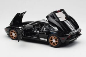 Ford GT Preto Com Riscas Brancas AUTOart 1:18 73023 Metal - imagem 5 de 8
