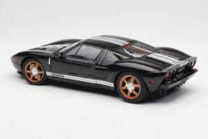 Ford GT Preto Com Riscas Brancas AUTOart 1:18 73023 Metal - imagem 7 de 8