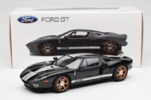 Ford GT Preto Com Riscas Brancas AUTOart 1:18 73023 Metal - imagem 8 de 8