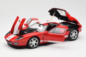 Ford GT Vermelho AUTOart 1:18 73021 Metal - imagem 2 de 8