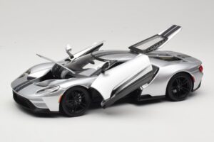 Ford GT Prata Maisto 1:18 31384 Metal - imagem 2 de 8
